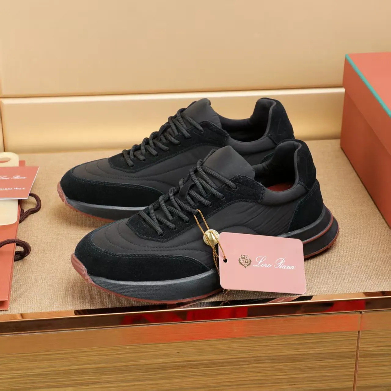 Factory price: 460💰Loro Piana niche classic jogging shoes, men's lace-up casual shoes and sneakers, high-quality lightweight and comfortable fabrics, suitable for outdoor leisure, the color scheme is young and energetic, and it looks great with sportswear or casual suits! Size: 38-44 (45. Customized)